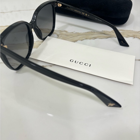 Gucci Women's Black Sunglasses. Cat eye. 57mm. - Picture 4 of 4